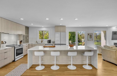 Hendersonville House | The Lakehouse- pool, hot tub, lakefront