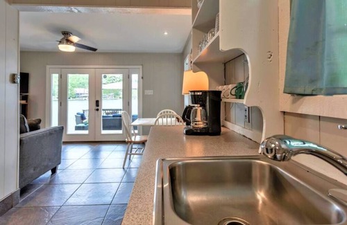 Mid America House | The Lakeside Cottage