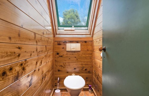 Lake Tarawera House | The Lakeview Chalet - Lake Tarawera Holiday Home