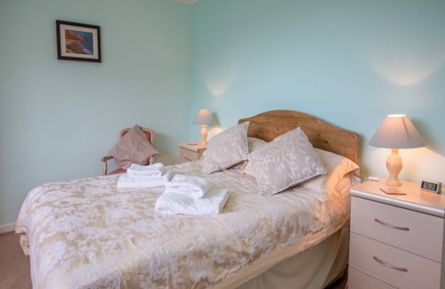 Charlton Marshall Apartment | The Lawns, Charlton Marshall nr Blandford. Sleeps 4 & baby