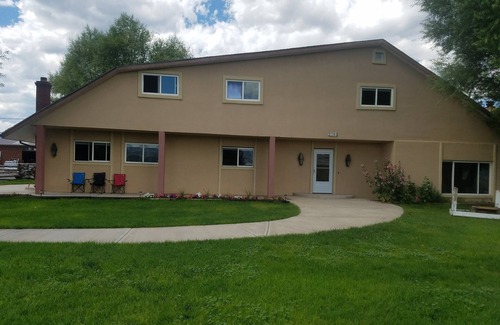 Panguitch Apartment | The Lazy Ass Ranch. The National Parks Room