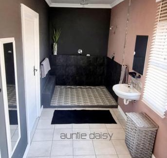 St. Helena Bay Apartment | The Lazy Daisies