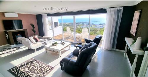 St. Helena Bay Apartment | The Lazy Daisies