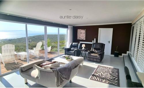 St. Helena Bay Apartment | The Lazy Daisies