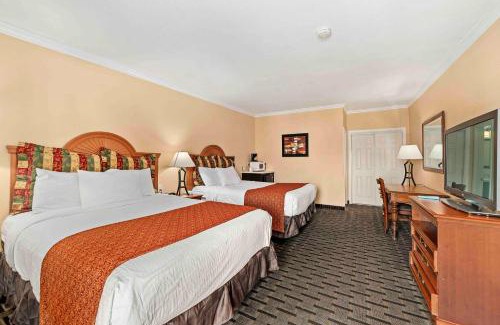 Southeast Anaheim Hotel | The Lemon Tree Hotel