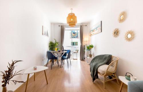 La Victoria Apartment | THE LIGHT CITY CENTER APARTMENT Vitamin Vacation