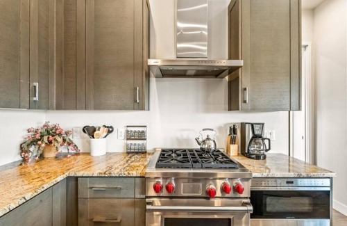North Snyderville Basin House | The Lighthouse || Casita