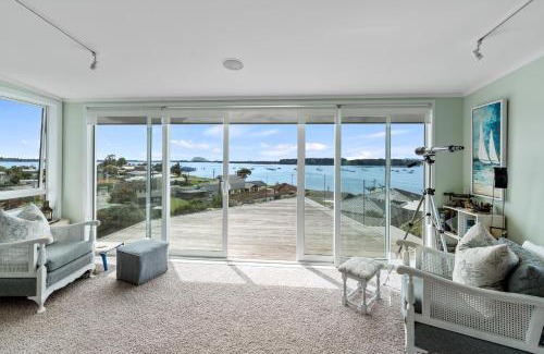 Omokoroa House | The Lighthouse - Omokoroa Holiday Home