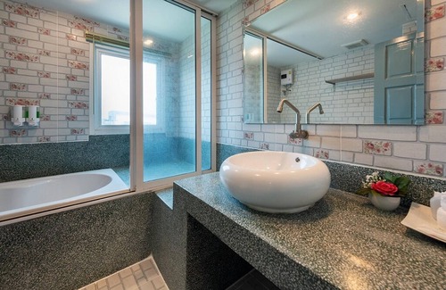 Chiang Mai Hotel | The Lilly Hotel