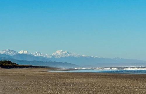 Hokitika House | The Lilly Pad - Hokitika