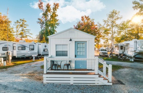 Gadsden Cottage | The Lily at River Rocks Landing