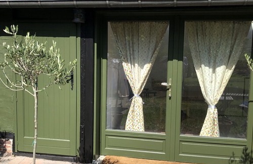 Ouville-la-Riviere House | The little cottage: between land and sea