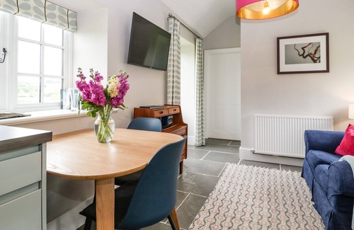Shaftesbury Cottage | THE LITTLE HOUSE, with a garden in Shaftesbury