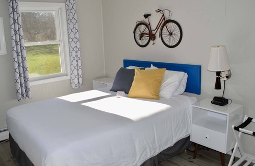 Mount Horeb House | THE LITTLE VILLAGE , 2 Full Beds 101