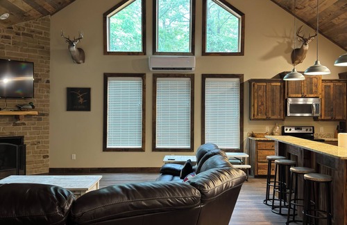 Murfreesboro House | The Lodge at Cowhide Cove Lake Greeson Murfreesboro