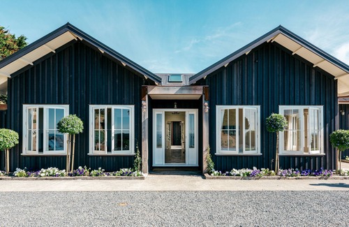 Oneroa House | The Lodge at Mudbrick
