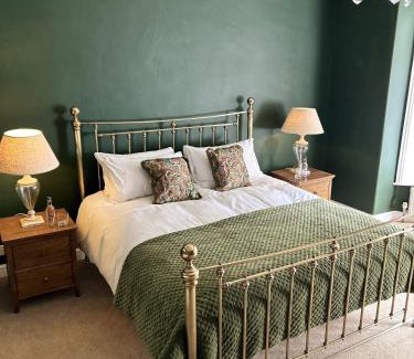 Norwich Bed & Breakfast | The Lodge at Salhouse