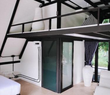 Lan Saka Bed & Breakfast | The Lodge At The Creek Haus