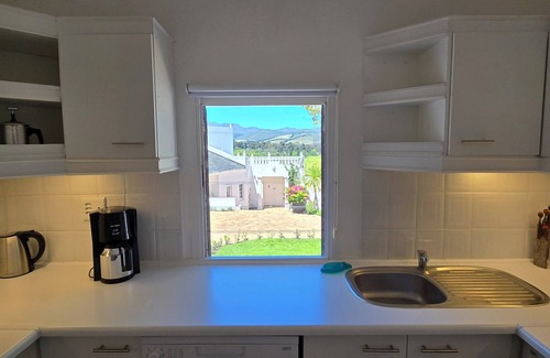 Somerset West Apartment | The Lodge vacation apartment Rue Montpellier Somerset West Cape Town South Africa