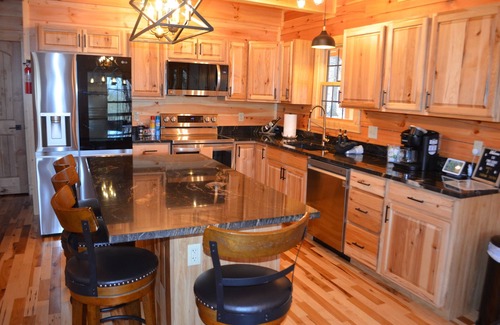 Carbon Hill Apartment | The Lodges at Moonlit cabins- Both Lodges