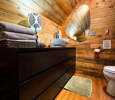 Willmar Apartment | THE LOFT 3 level urban cabin with a HUGE patio!