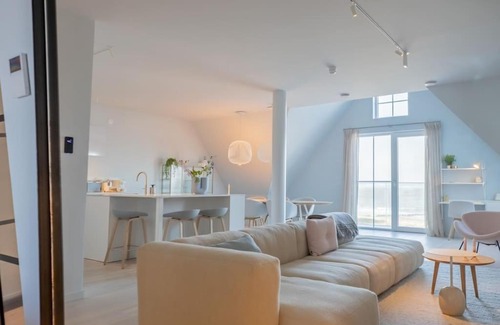 Cadzand-Bad Apartment | The Loft - Full Sea View - use of hotels Sauna and Pool