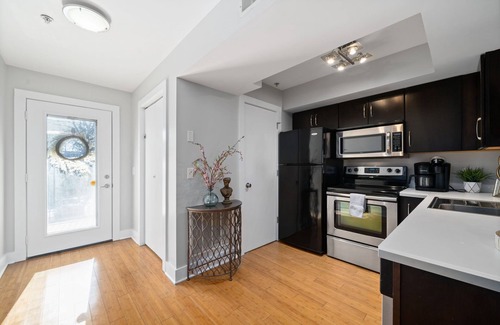 Clarksville Apartment | The Lofts of Downtown (540 N 2nd St, #203) | Charming 2-Bedroom in the Heart of Clarksville, TN