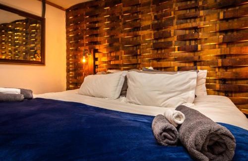 Stellenbosch Cabin | The Log Cabin Lodge