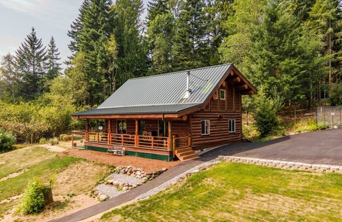 Stevenson House | The Log Cabin - Perfect Haven in the Woods Near Stevenson