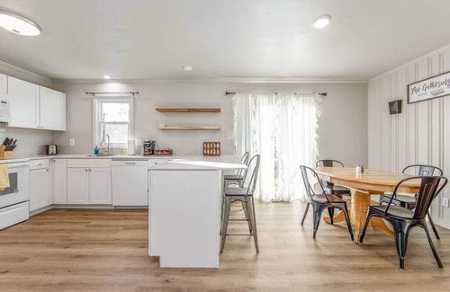 Fayetteville House | The Lombardy Inn Summ