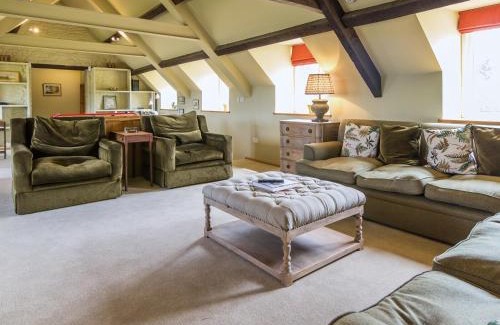 Ampney Crucis House | The Long Barn