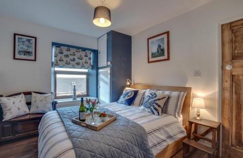 Hinderwell House | The Long Row