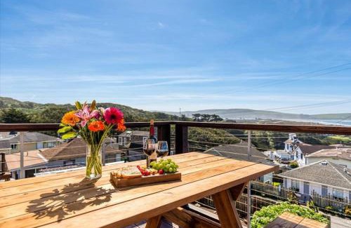 Dillon Beach House | The Lookout! Stunning Views! Walk to Beach! BBQ! Fast WiFi! Dog Friendly!