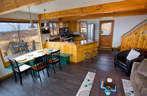 Homer Ski Chalet | The Lookout