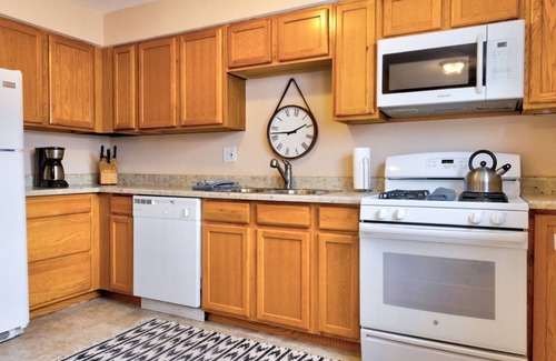 University City House | "The Loop" 10min walk: Restaurants + Bars, Wash U