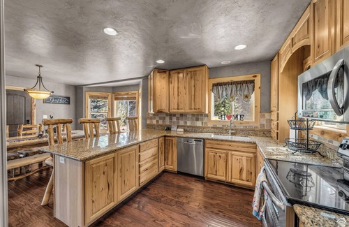 Duck Creek Village Cabin | The Lost Creek Lodge - A Perfect Escape for Families, Reunions, and Friends.