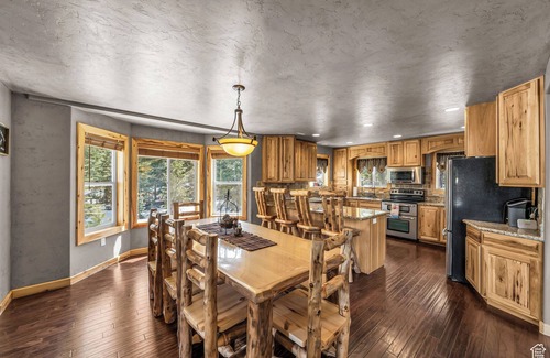 Duck Creek Village Cabin | The Lost Creek Lodge - A Perfect Escape for Families, Reunions, and Friends.