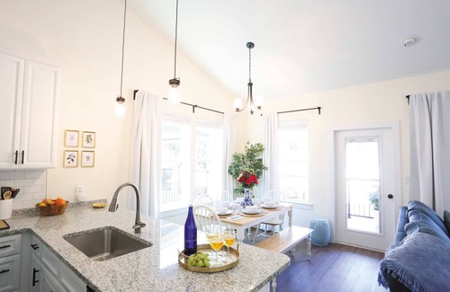 Pleasant Street House | The Lotus Suite. Newly Built, Upscale, Central