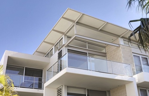 Hawks Nest Apartment | The Love Nest - Unit 12 Beaches