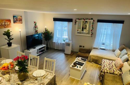 Bayswater Apartment | The Lovely Apartments Around Westminster W2, W9, NW8 by Ricky & Giustina - Fully equipped and perfect for long stays!