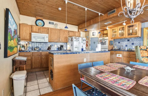 Alpine Apartment | The Lovie House - Historic Retreat