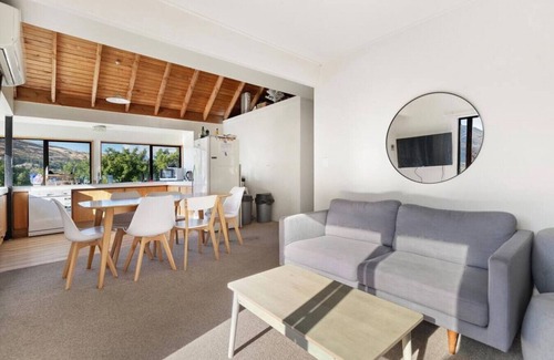 Frankton Apartment | The Lucas Room2 - Small Value Private Room