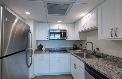 Fort Myers River District Apartment | The Luxury spot 2 min to DOWNTOWN/5 min to the beach