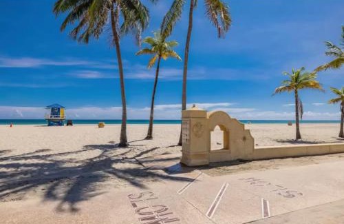 Hollywood South Central Beach Hotel | The Madison by the Gold Nests