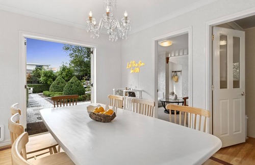 Bowentown House | The Manor - Bowentown Holiday Home