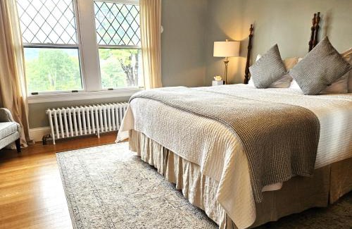 Holderness Bed & Breakfast | The Manor on Golden Pond