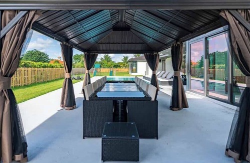 Plantation House | The Mansion One and Only Luxurios 8,000 ft Villa