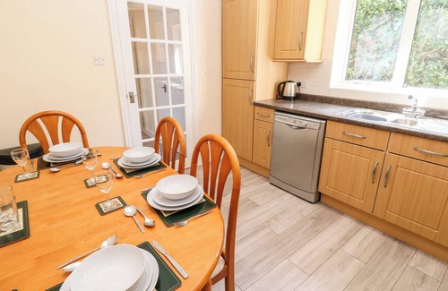 Coverack Cottage | THE MARINERS, family friendly, country holiday cottage in Coverack
