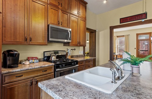 Lafayette Square House | The Marquis Manor | JZ Vacation Rentals