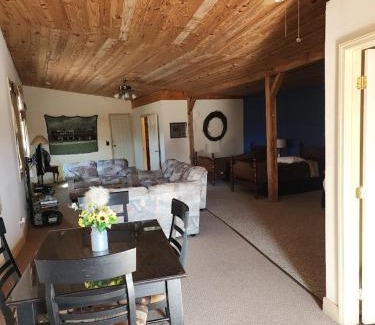 Jamestown Apartment | The Marshals suite